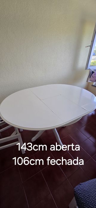 Mesa de sala extensível com 6 cadeiras