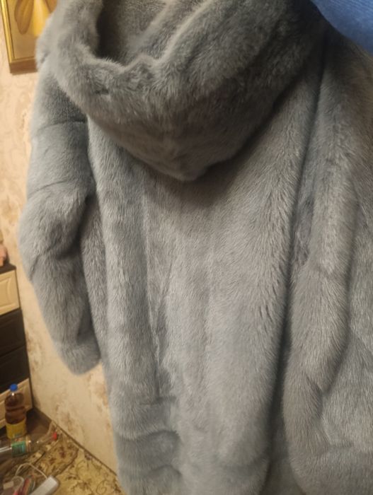 Продам норковую шубу 52 размера