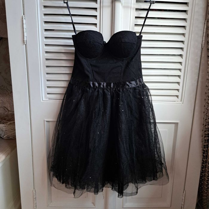 8  S Atmosphere czarna sukienka gorsetem  70B