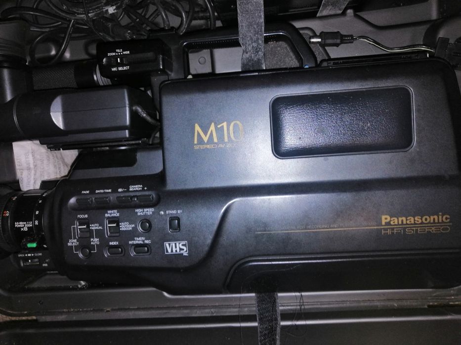 Câmara de filmar Panasonic modelo M10 Loures •