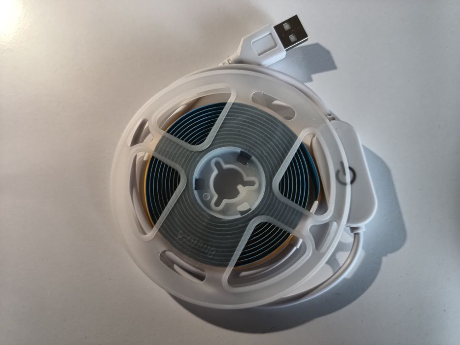 LED стрічка з USB жовтого та білого кольорів