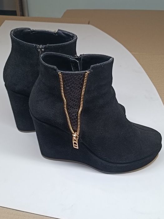 Женские ботильоны на танкетке 
Все
Товары
Домашнее задание
Визуальные