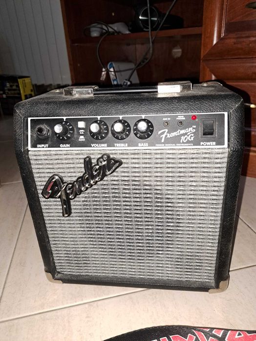 Guitarra Fender Com coluna