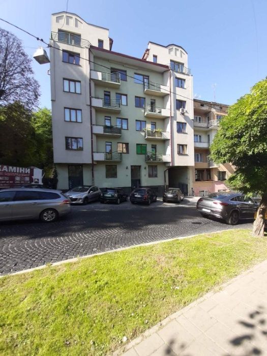 Приміщення вул. Героїв Майдану ( Гвардійська) 95м.кв .