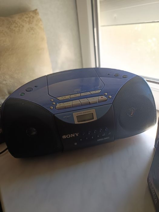Магнитола Sony  CFD-S200L