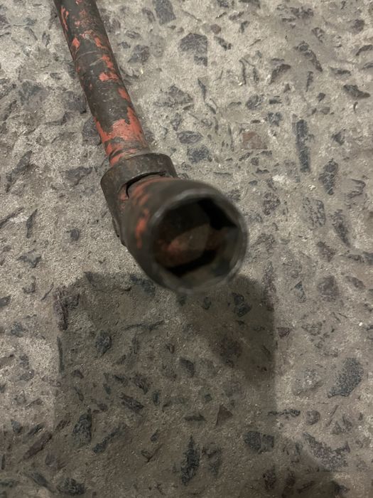 Ключ свічний на 19