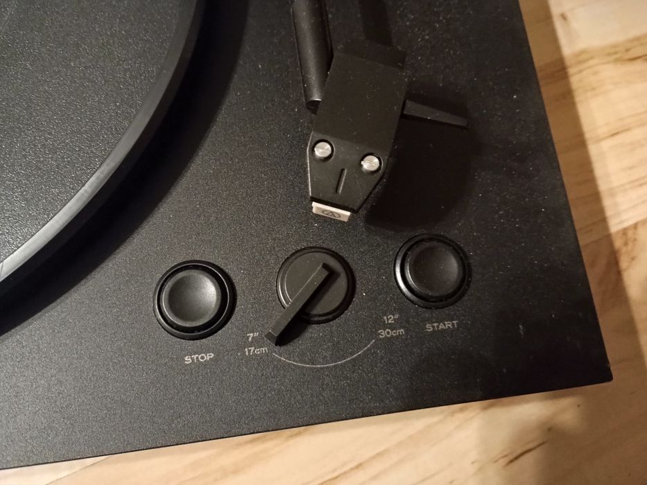 Automatyczny gramofon TEAC TN-175 czarny (Phono/Line)