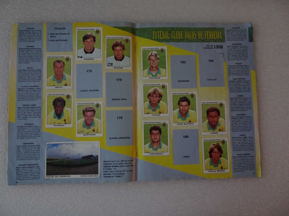 Caderneta de cromos de futebol - Futebol 93/94 Panini (tem 222 cromos)