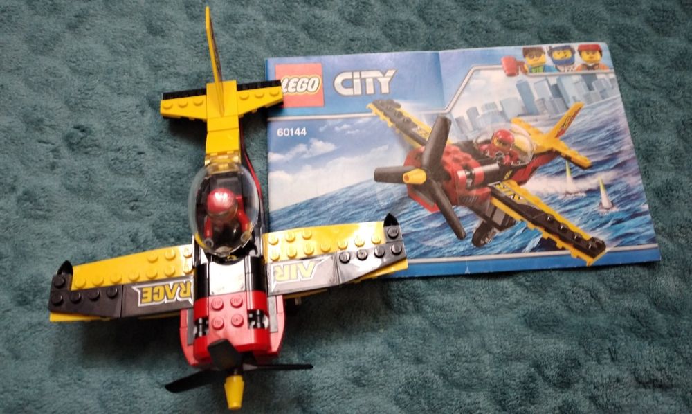 Lego city samolot 60144