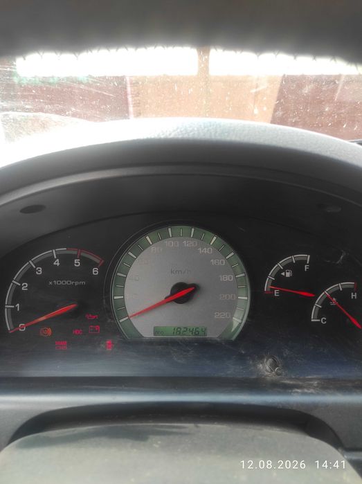 Продам свій автомобіль.