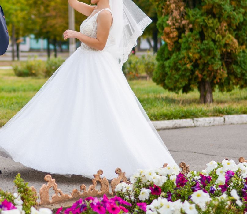 Весільна сукня !
