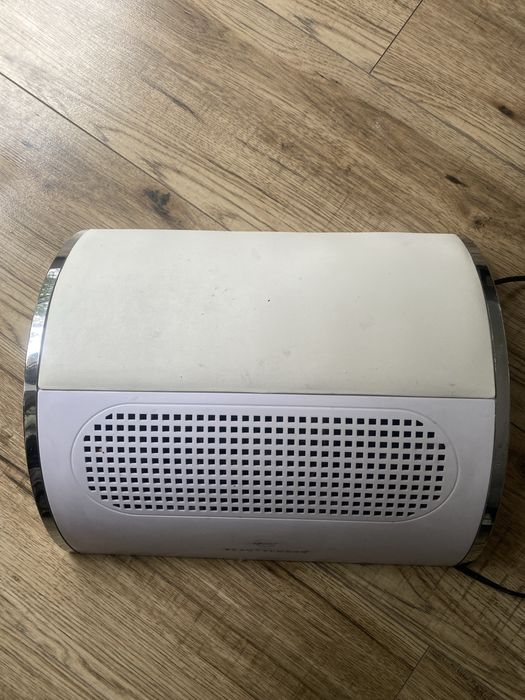 Pochłaniacz pyłu do manicure hybrydowego