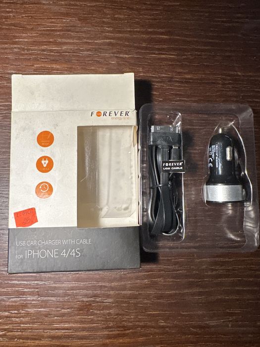 Ładowarka samochodowa z kablem do telefonow 4/4S