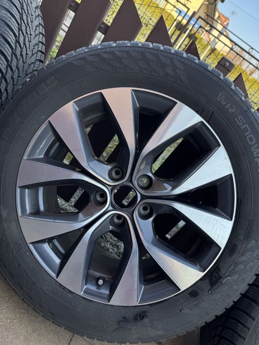Felgi z  oponami NOKIAN zimowe 215/60/17