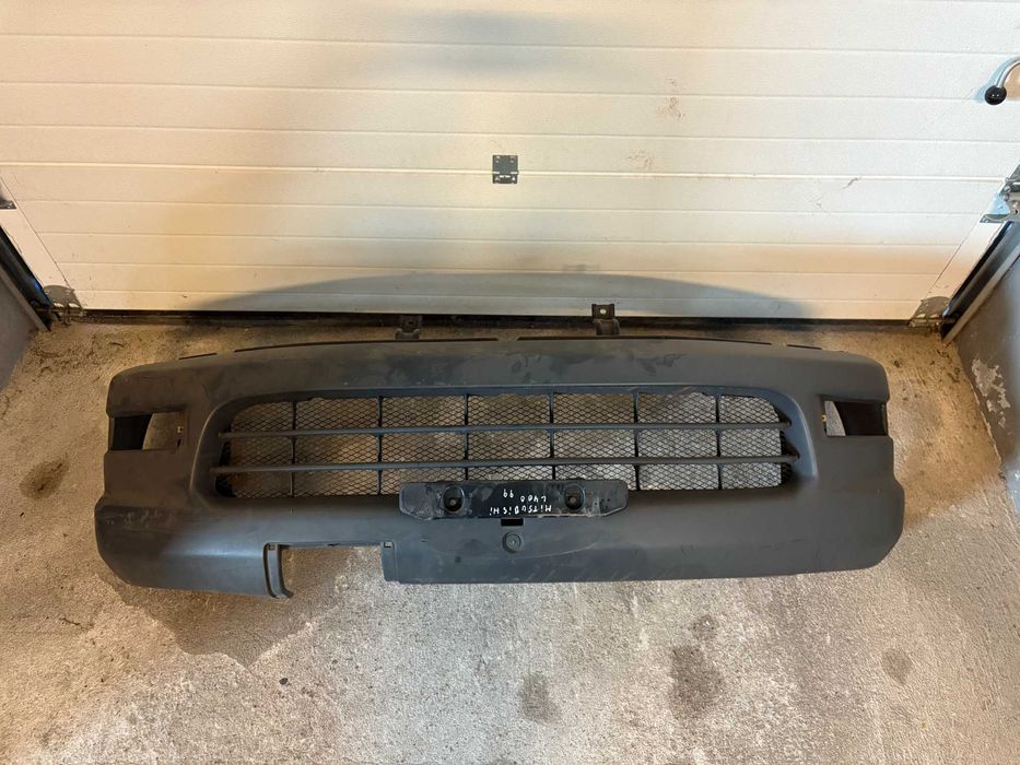 Para Choques Frontal Mitsubishi L400 de 1999