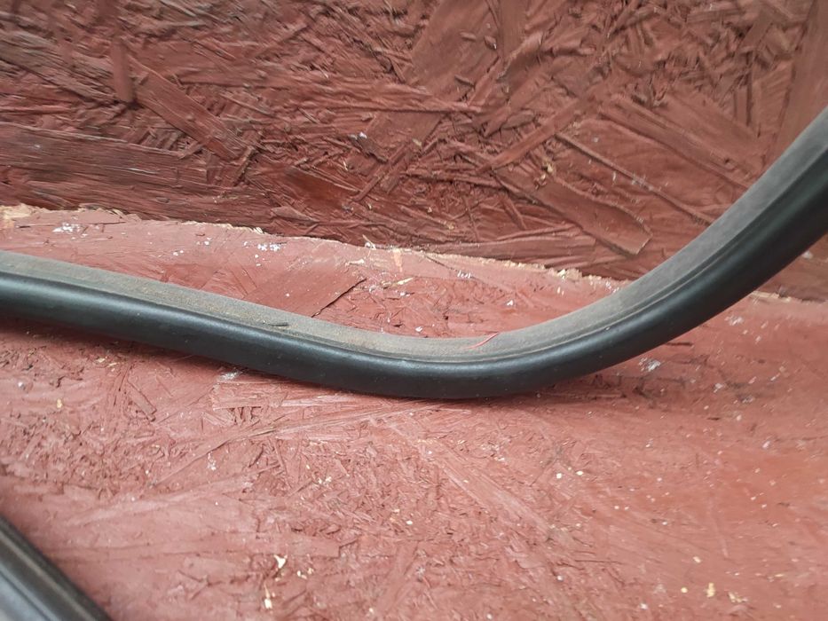 BMW E36 COUPE ORYGINALNE Uszczelki drzwi Lewa Prawa dobry stan OEM