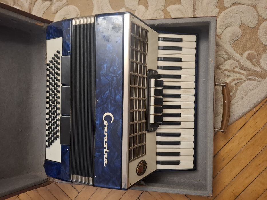 Продам аккордеон немецкой фирмы (Contasina)