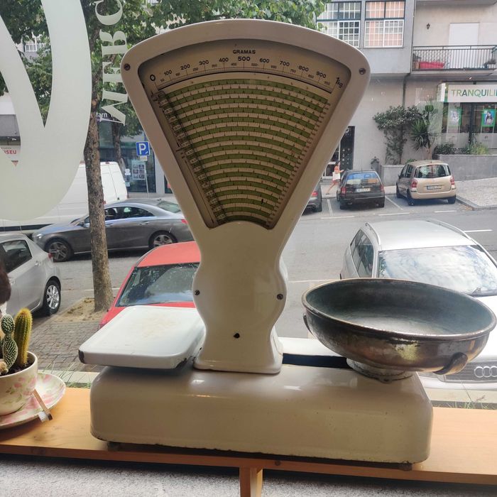 Balança decoração parcialmente recuperada