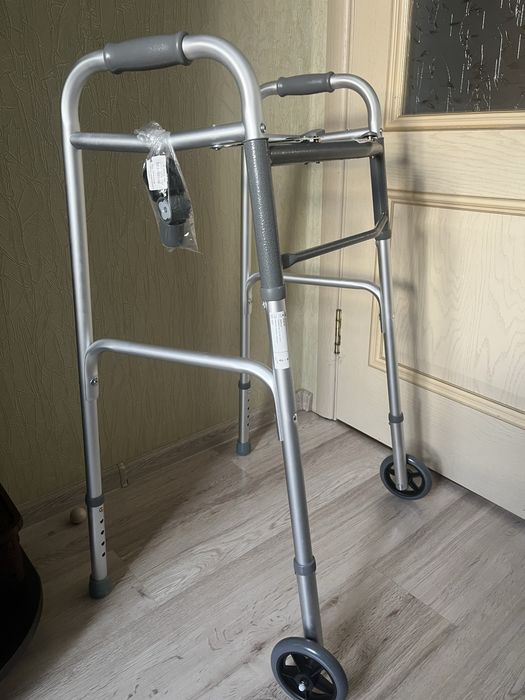 Ходунки для дорослих