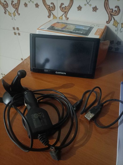 Gps Garmin  nuvi 65 LM em bom estado, a funcionar perfeitamente.