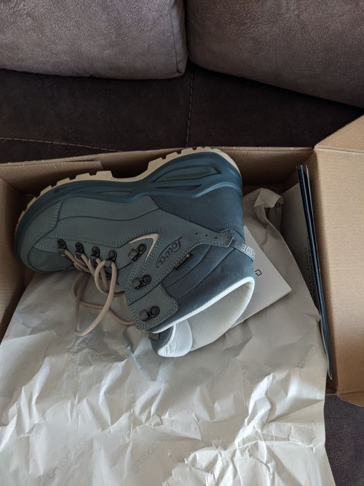 Жіночі трекінгові черевики туристичні lowa renegade 100 gtx mid