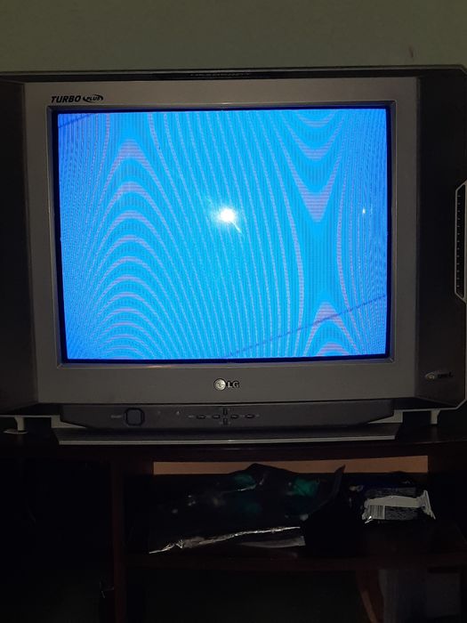 Телевизор LG полностью рабочий