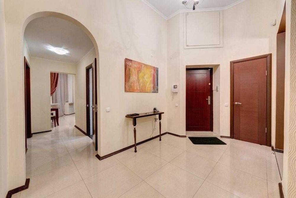 Посуточно в центре 4-комнатная квартира  на ул. Саксаганского, 78а