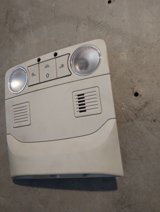 Lampka podsufitki skoda octavia III 5q0.951.171