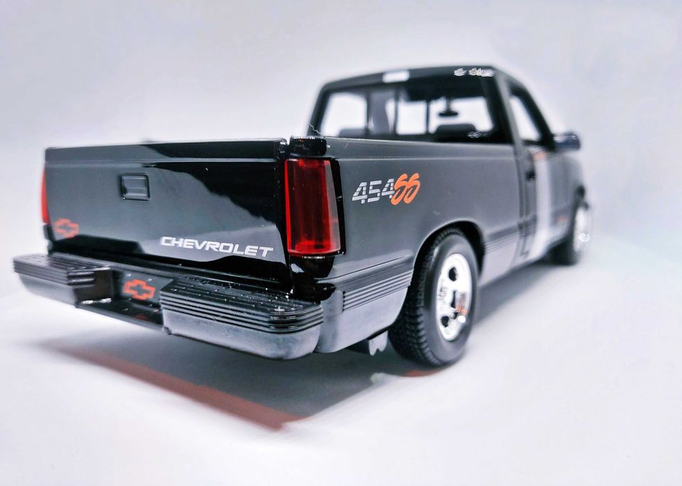 Chevrolet 454 SS Pick-UP -  1/24  MAISTO