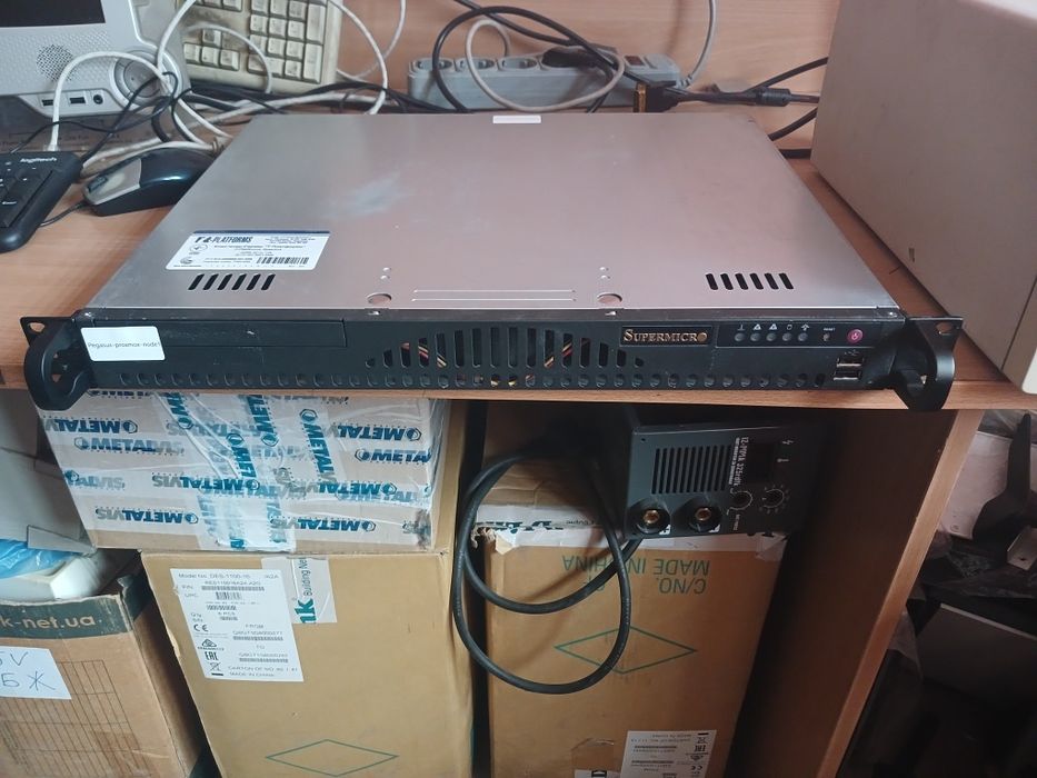 Supermicro X9SCL-F сервер