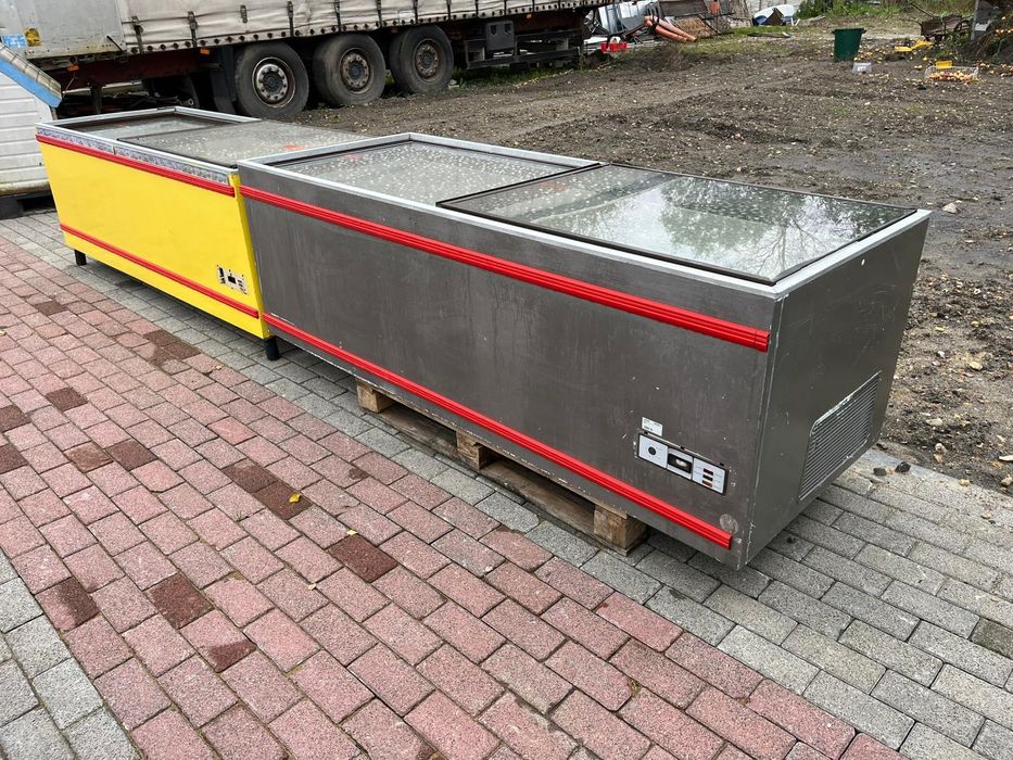 Skrzynia zamykana na zborze karpia ryby niesprawna zamrażarka duża