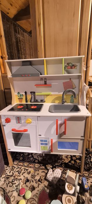 Kuchnia z kompletem akcesoriów