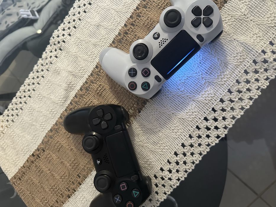 Ps4 slim em bom estado