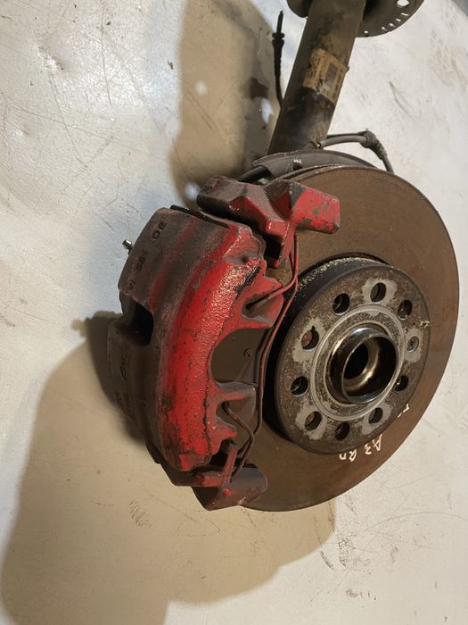 Pinça de travão esquerda audi a3 8p