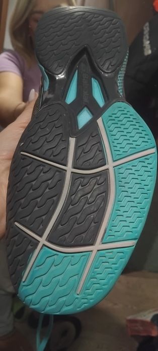 Продам красовкі жіночі в новому стані