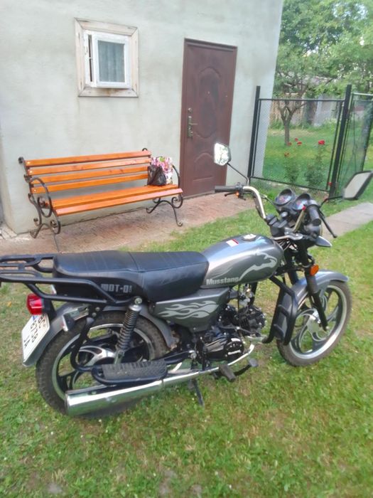 Мотоцикл Мустанг