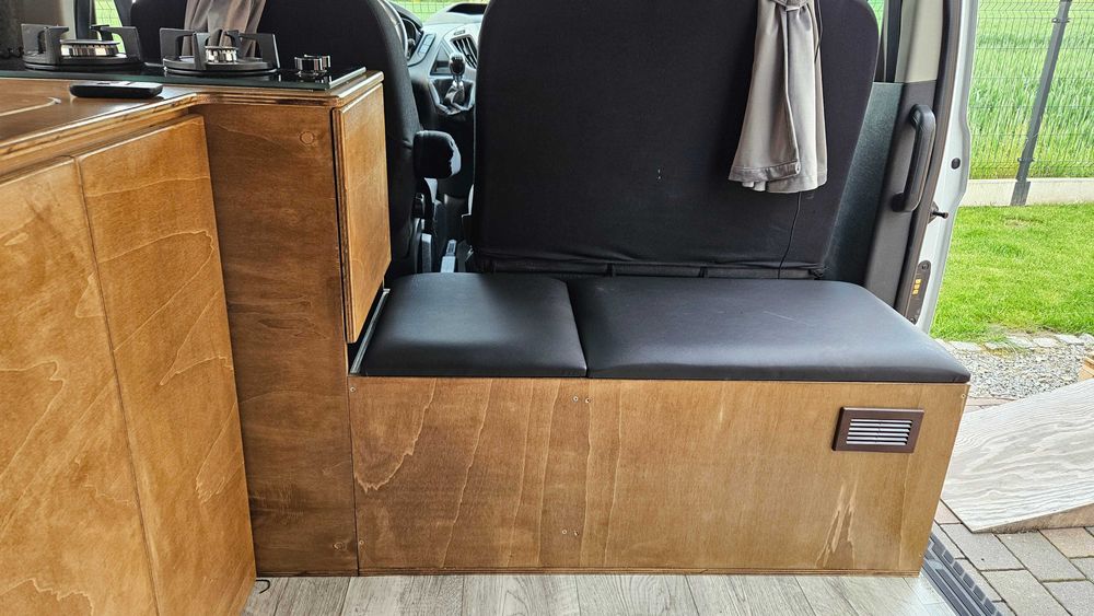 Ford transit custom 9 osób plus zabudowa kamper