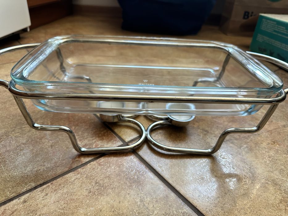 Podgrzewacz na potrawy o pojemnosci 2,2 l