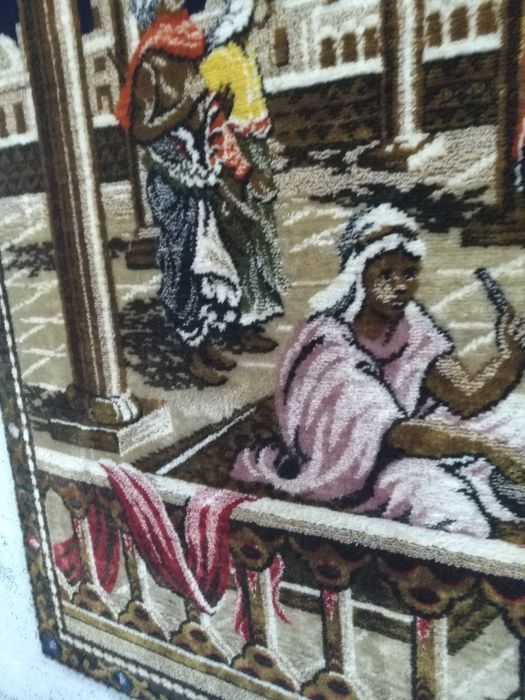 Precioso quadro clássico em veludo que representa cenas de "AS MIL E U