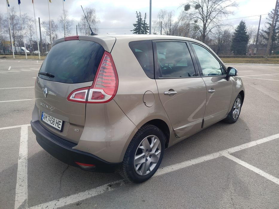 Рено Сценік 3 2011 рік