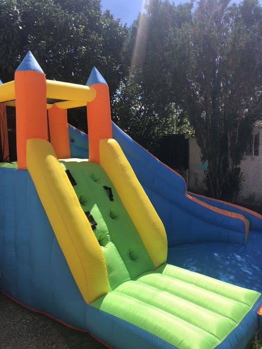 Insuflavel com piscina (Venda)