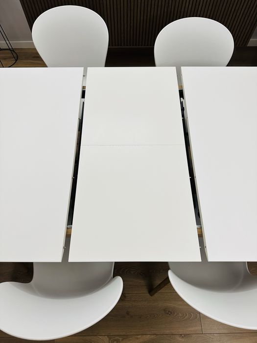 Conjunto de jantar Boconcept Milano e cadeiras Adelaide