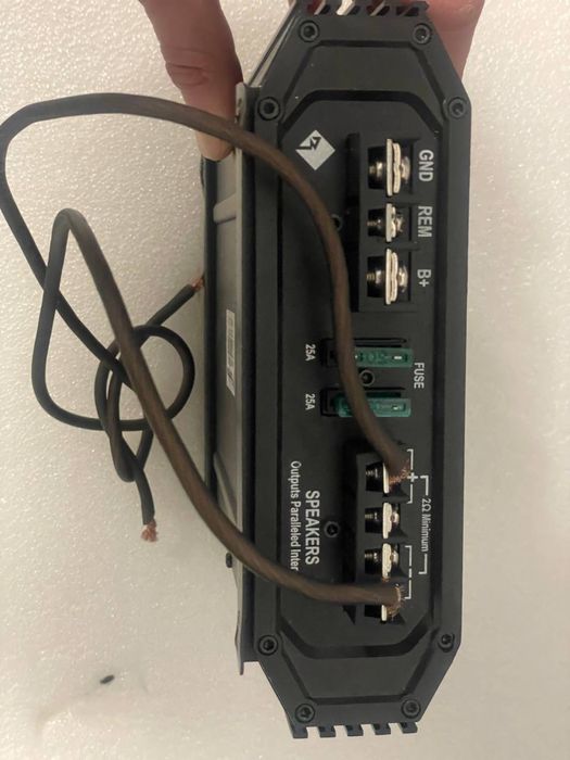 Підсилювач та сабвуфер