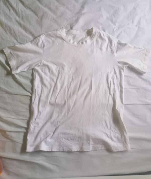 T-shirt branca nova