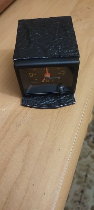 Салонные часы Рено 19. Kienzle