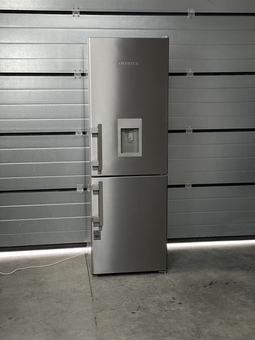 Холодильник Liebherr Диспенсер для води Comfort NoFrost