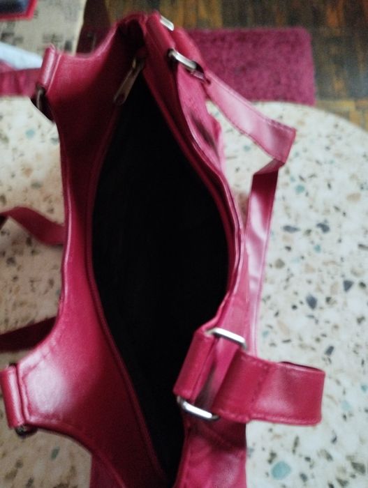 Сумка жіноча  червоний колір.