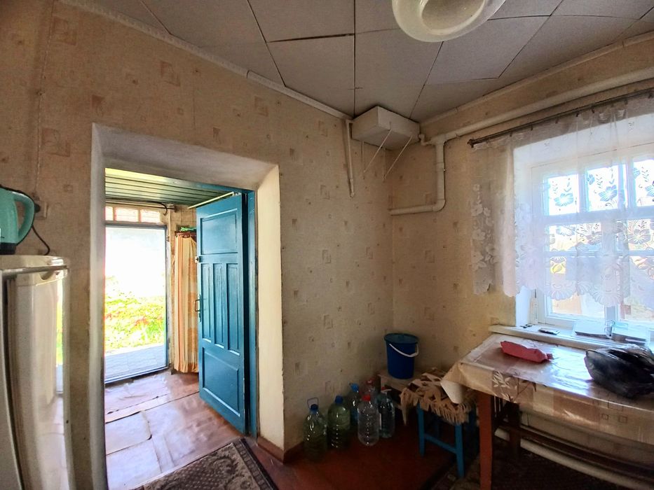 Продам дом на 4 ЗАРІЧНОМ.
