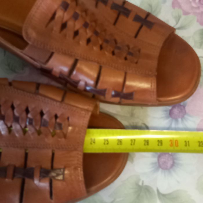 Продам кожаные женские босоножки 41 размера в отличном состоянии