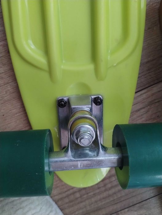 Żółta deskorolka fiszka